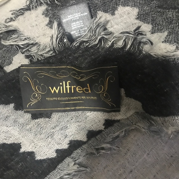 Aritzia Wilfred Australian Wool Southwestern Triangle Scarf Shawl - Picture 6 of 6